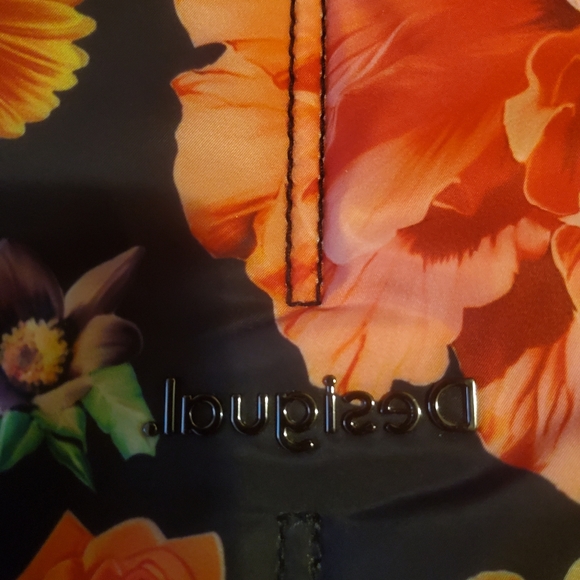 NWT Desigual by Christian Lacroix Bag with Dust Bag. - Picture 13 of 16